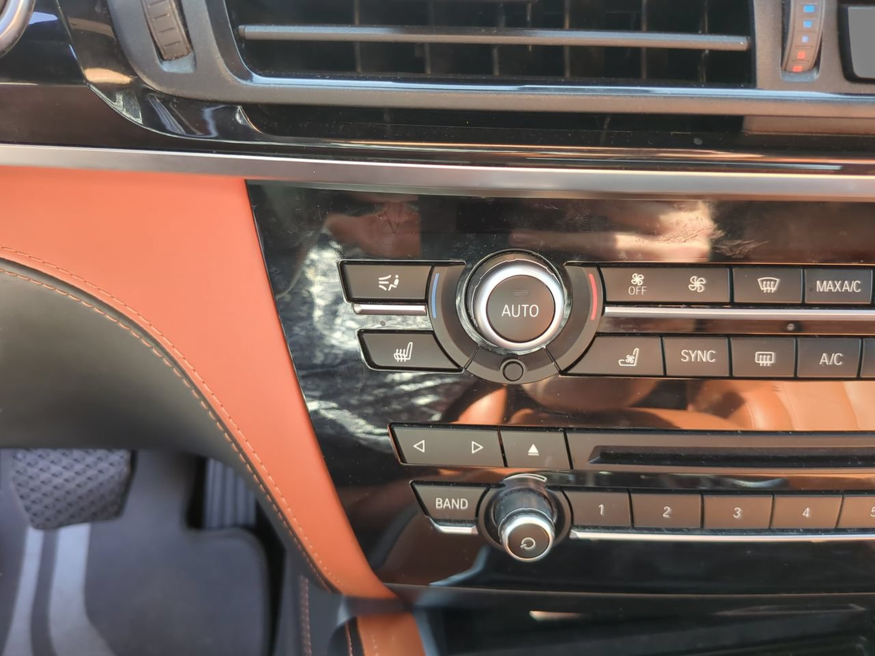 Used 2018 BMW X5 M AWD/4WD image 26
