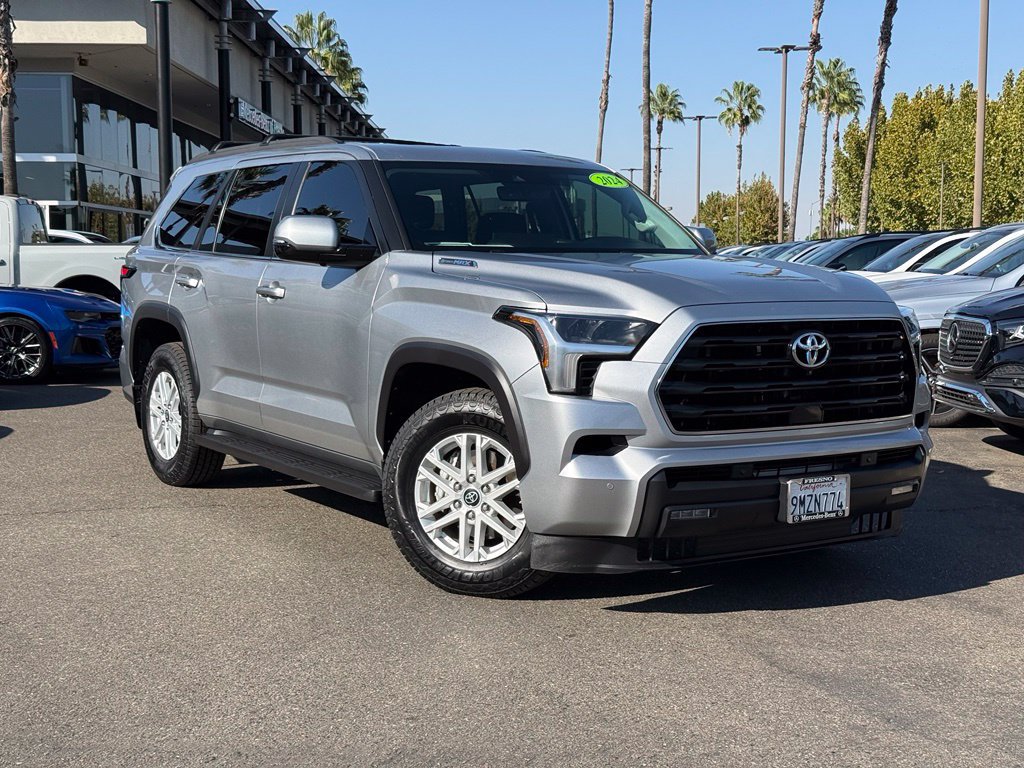 Used 2024 Toyota Sequoia SR5 w/ SR5 Premium Package AWD/4WD image 1
