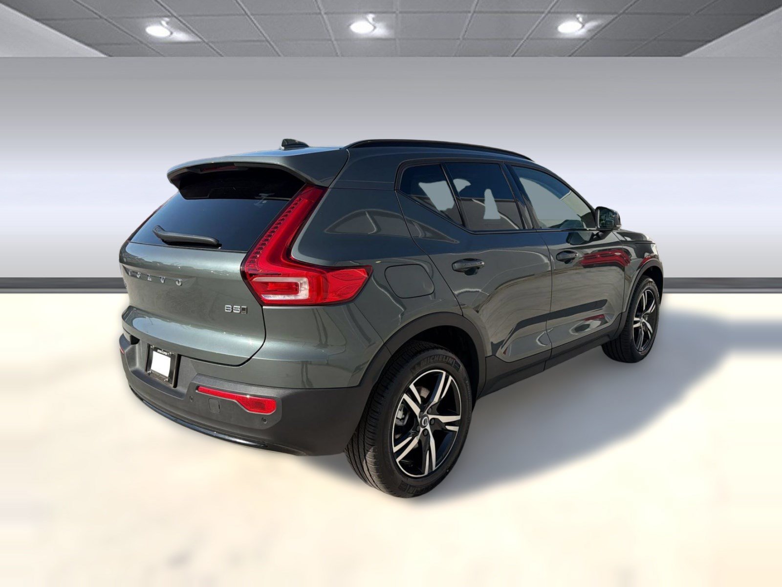 New 2026 Volvo XC40 B5 Core w/ Climate Package AWD/4WD image 9