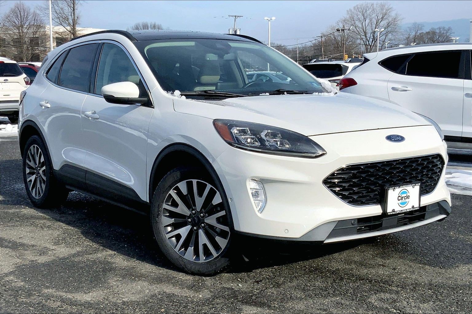 Used 2020 Ford Escape Titanium image 2