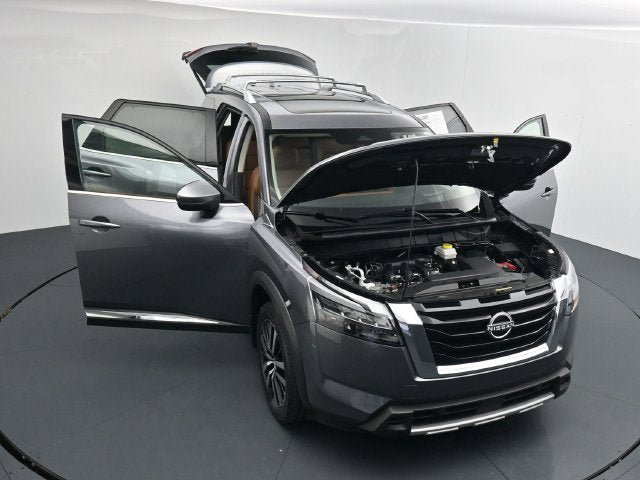 Used 2025 Nissan Pathfinder Platinum w/ Cargo Package AWD/4WD image 41