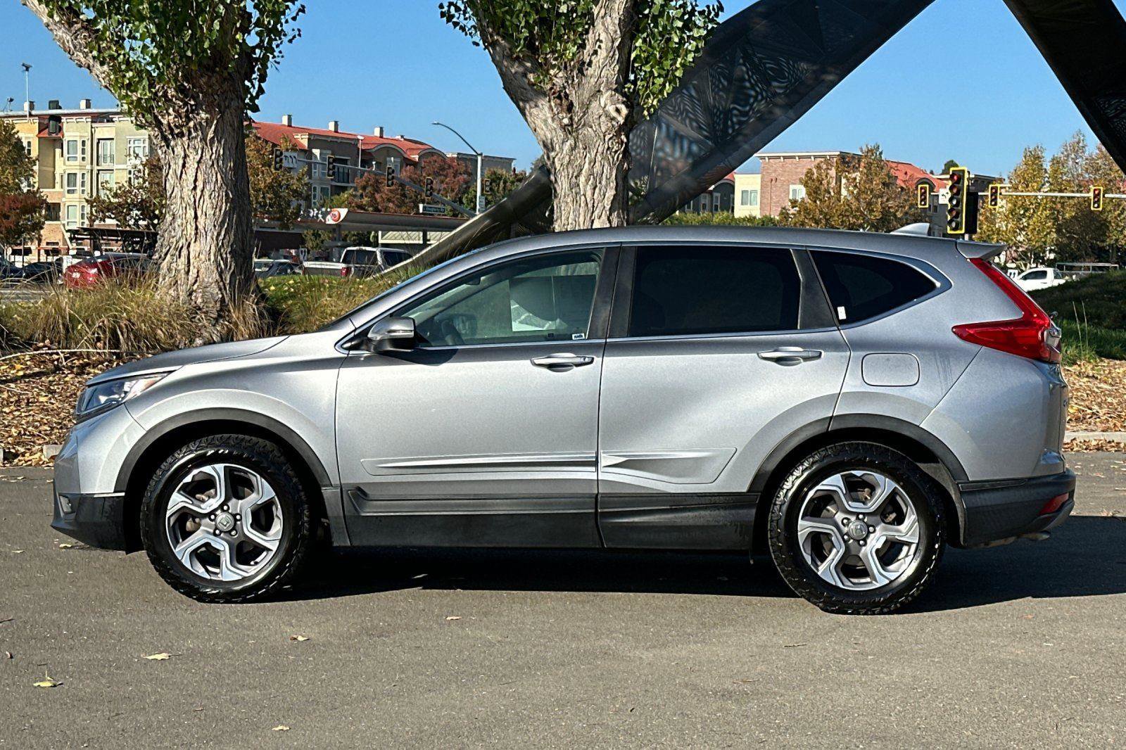 Used 2017 Honda CR-V EX image 7