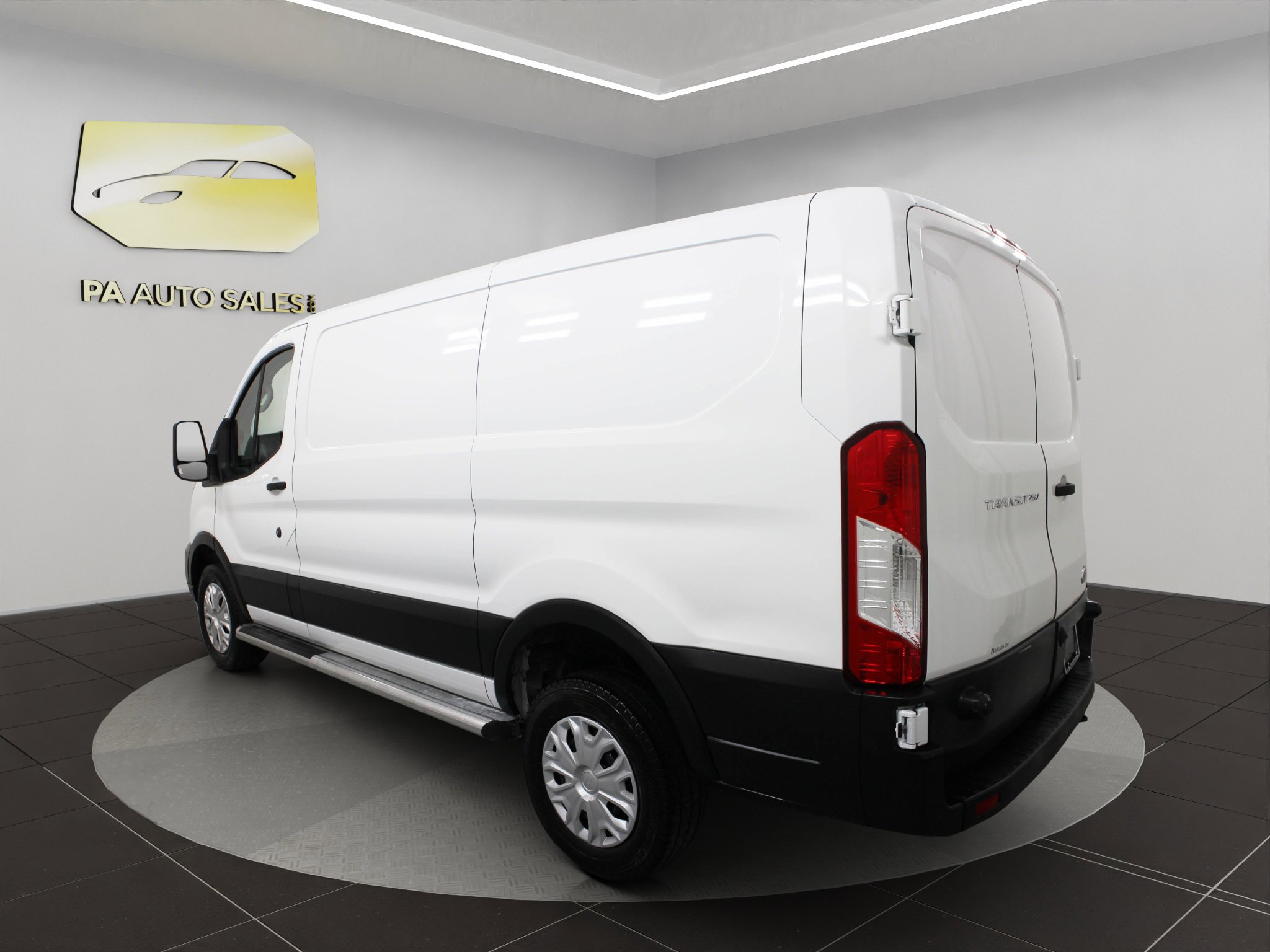 Used 2024 Ford Transit 250 Low Roof w/ Exterior Upgrade Package image 5