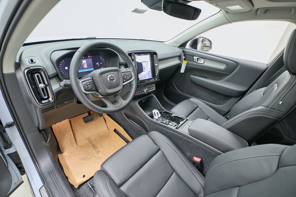 New 2026 Volvo XC40 B5 Plus w/ Protection Package Premier image 12