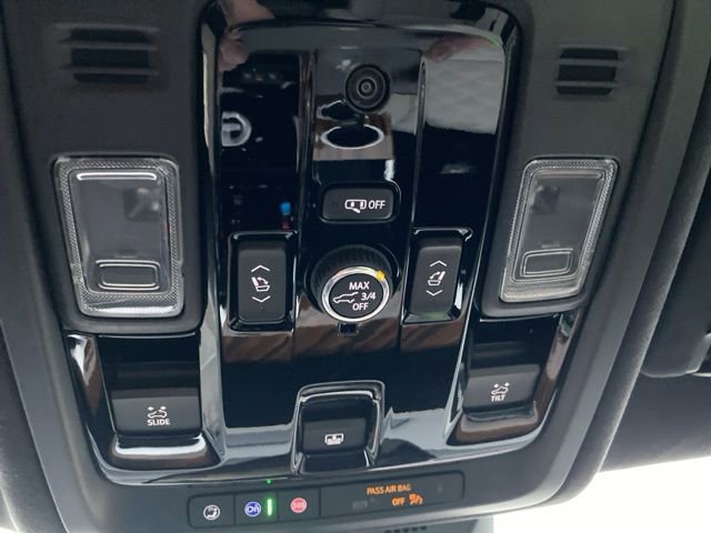 Used 2025 Cadillac Escalade Sport Platinum w/ LPO, Floor Liner Package image 27