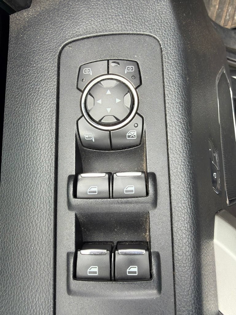 Used 2015 Ford F150 Lariat w/ Equipment Group 502A Luxury AWD/4WD image 11