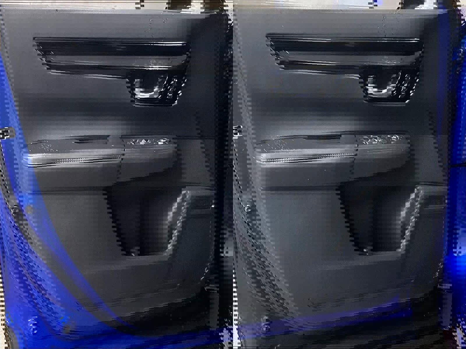 Used 2025 Honda CR-V EX-L image 9