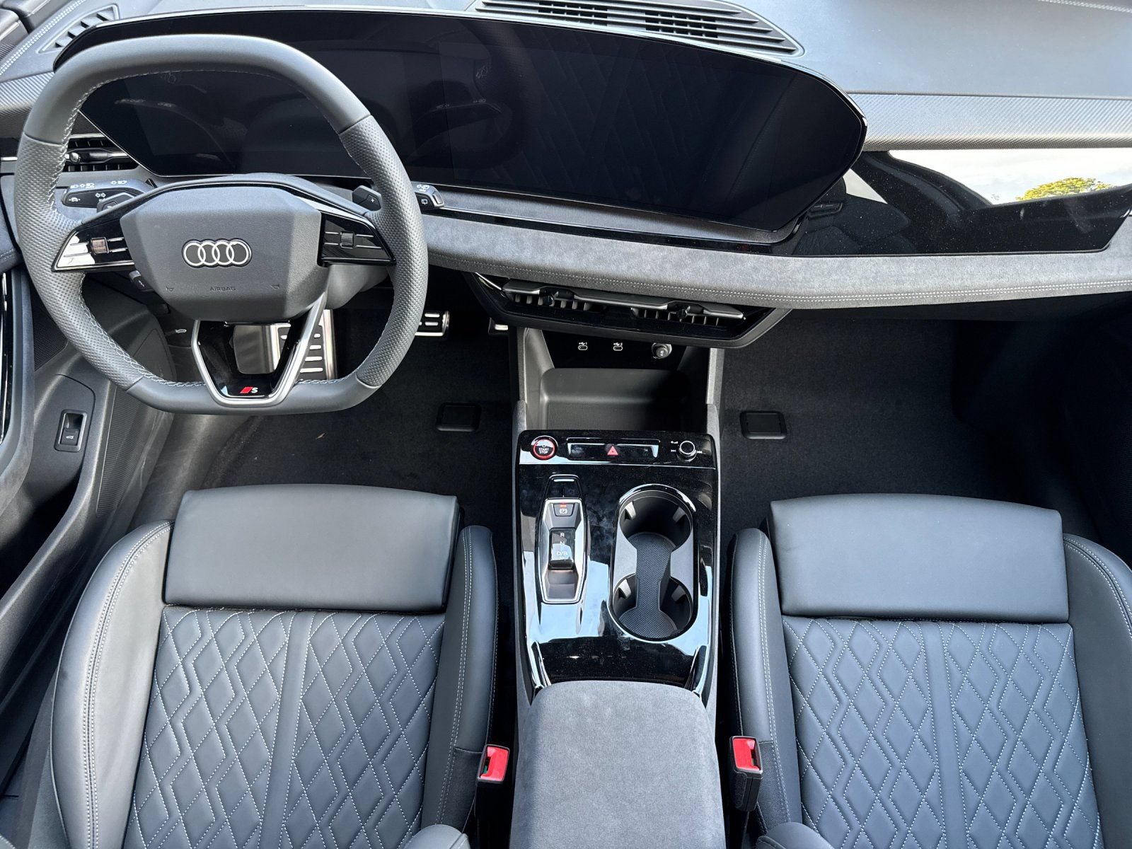 New 2027 Audi SQ6 e-tron Premium Plus AWD/4WD image 13