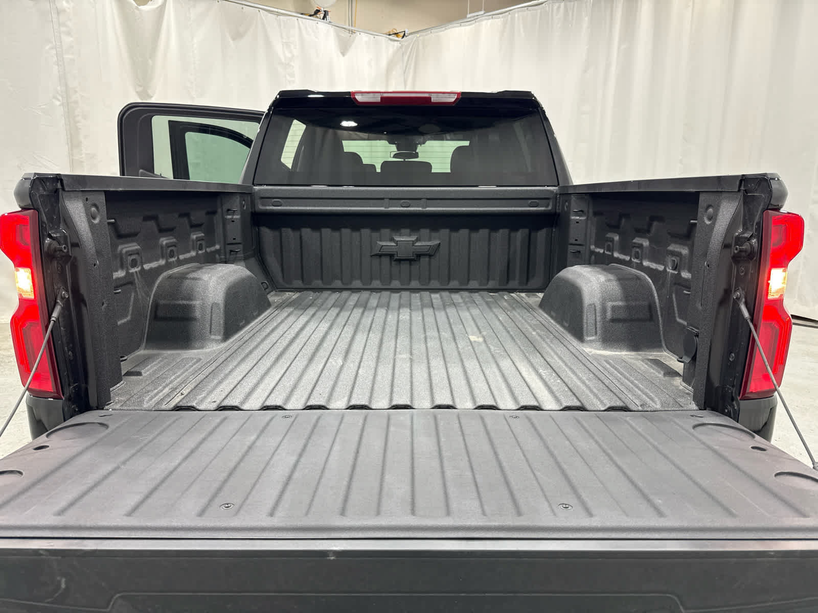 Certified 2026 Chevrolet Silverado 1500 RST w/ RST Select Package AWD/4WD image 13
