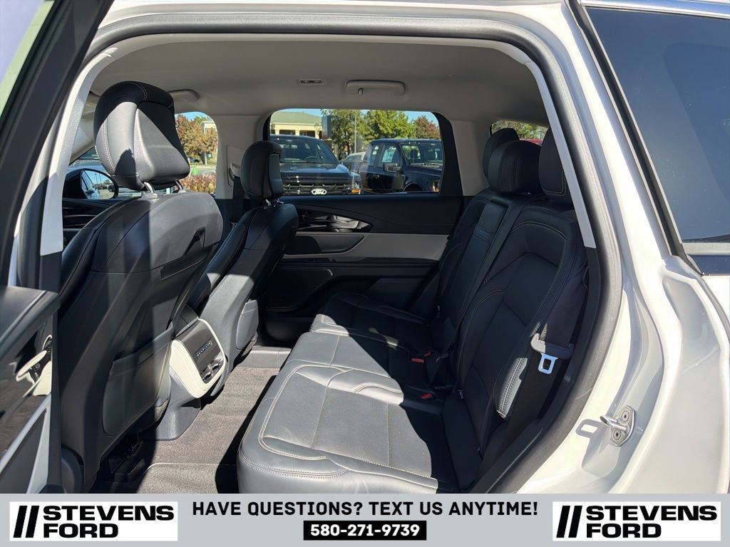 Used 2024 Lincoln Nautilus Premier image 36