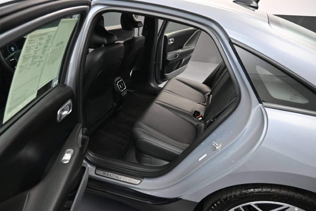 Certified 2023 Hyundai Ioniq 6 Limited RWD image 11