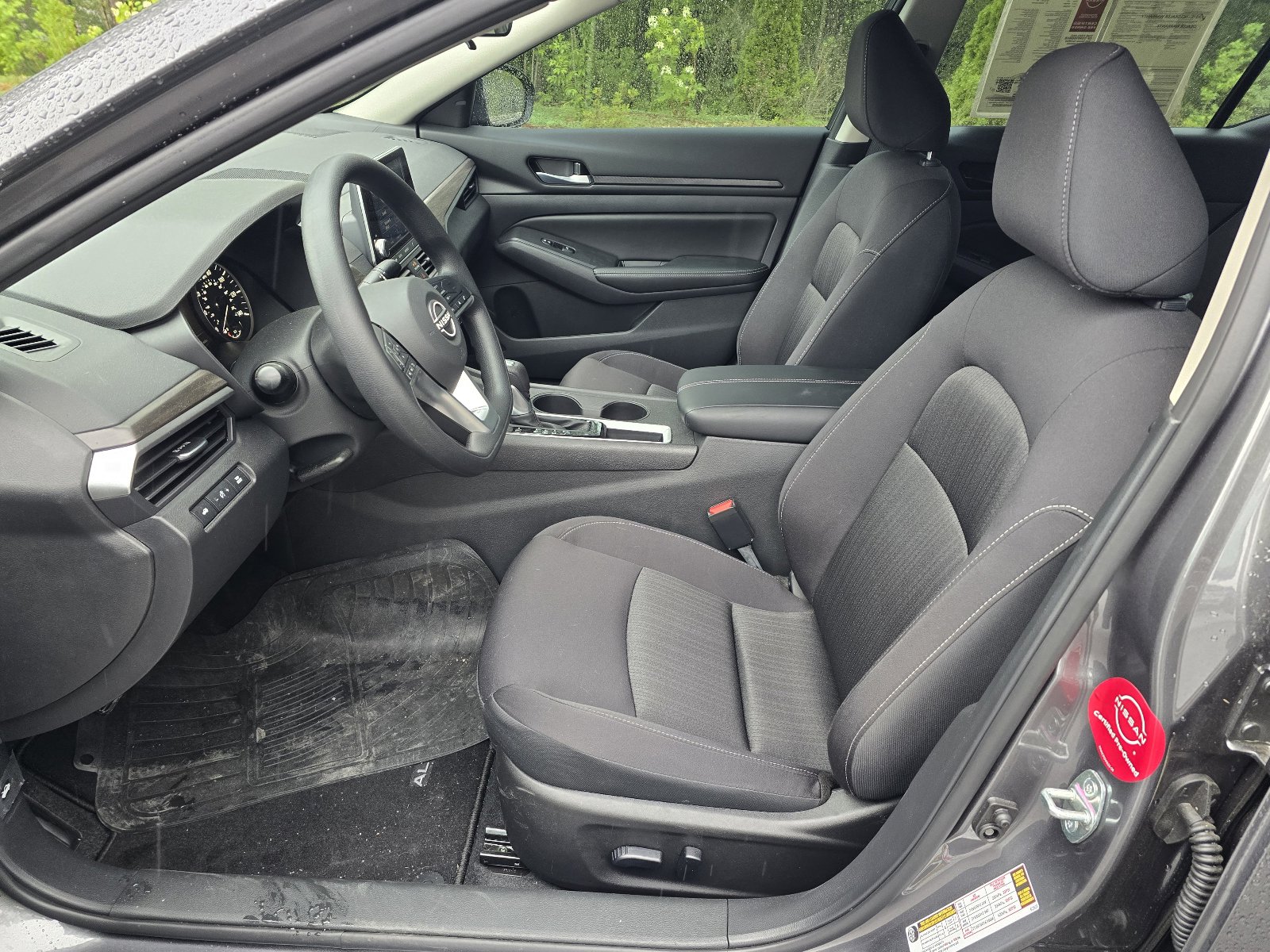 Used 2025 Nissan Altima 2.5 SV FWD image 11