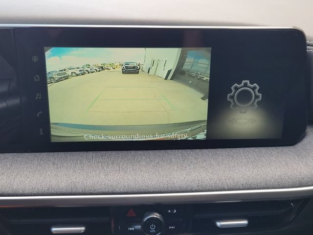 Used 2025 Nissan Kicks SV AWD/4WD image 6