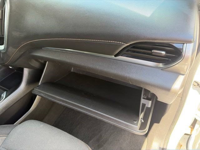 Used 2021 Chevrolet Traverse LS AWD/4WD image 42