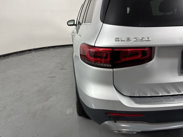 Used 2022 Mercedes-Benz GLB 250 4MATIC image 30