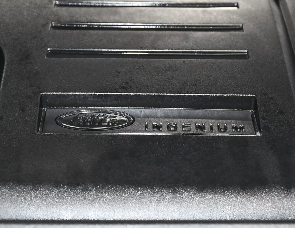 Used 2025 Land Rover Range Rover SE AWD/4WD image 76