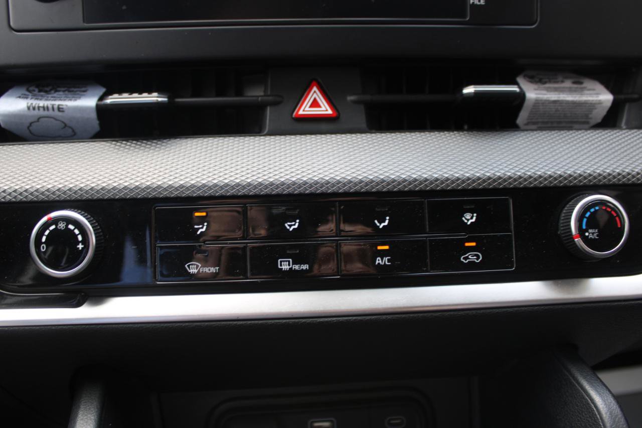 Used 2024 Kia Sportage LX image 25