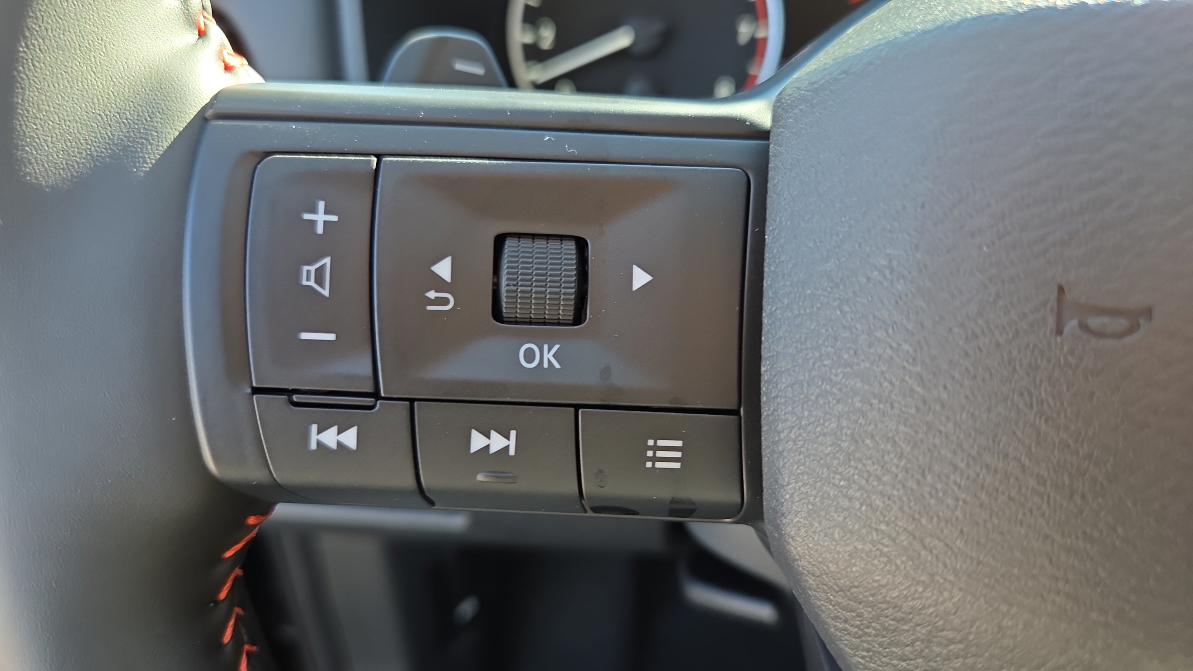 New 2026 Nissan Rogue SV AWD/4WD image 30