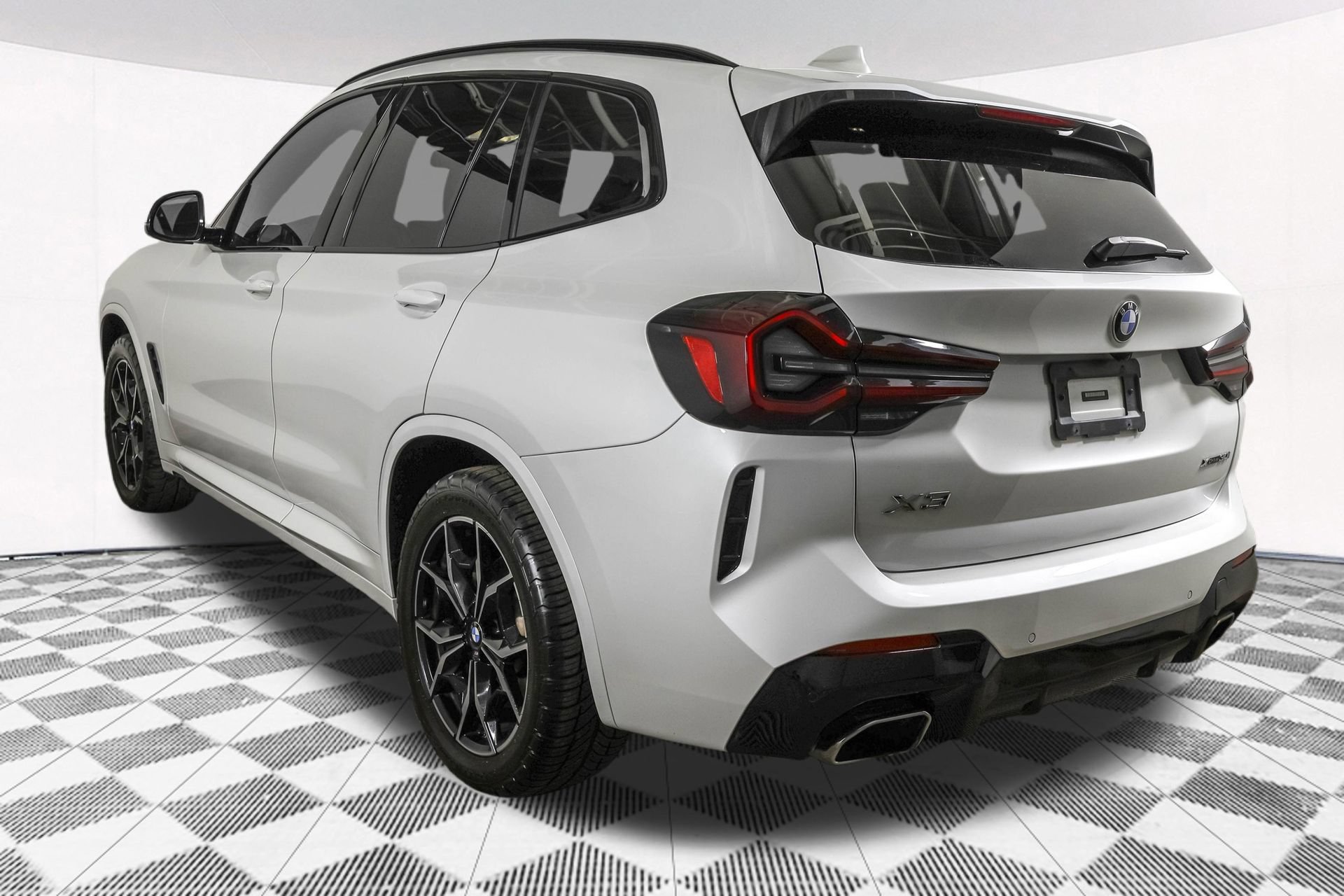 Used 2023 BMW X3 xDrive30i w/ M Sport Package AWD/4WD image 18
