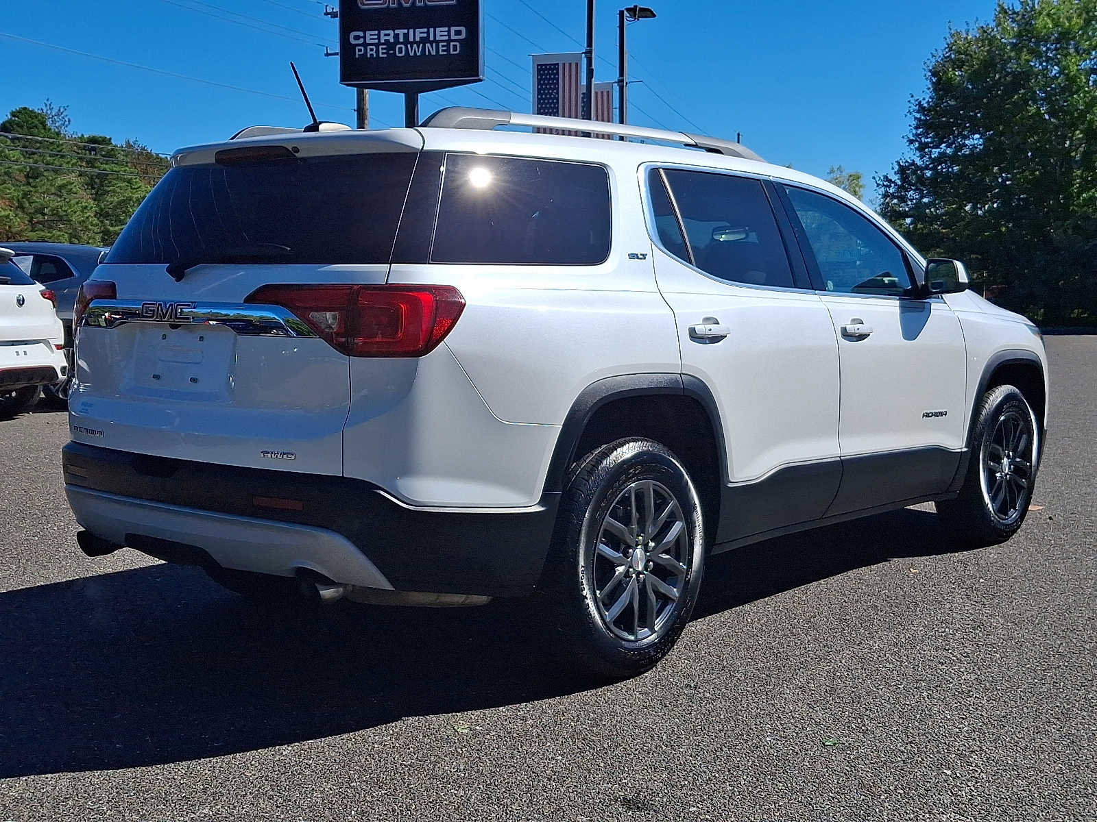 Used 2019 GMC Acadia SLT w/ LPO, Floor Liner Package image 6