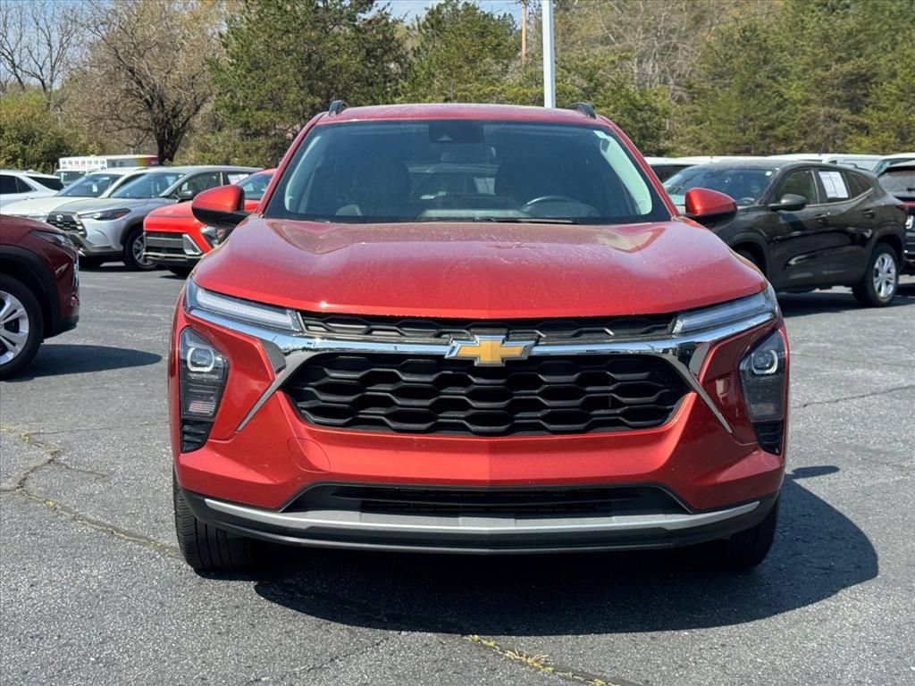 Used 2024 Chevrolet Trax LT w/ Driver Confidence Package FWD image 8