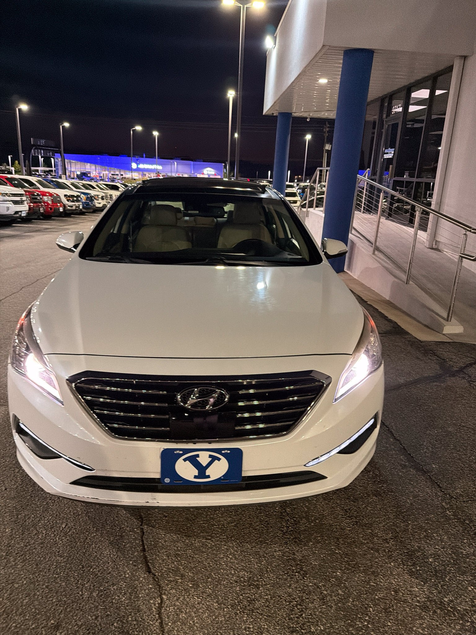 Used 2015 Hyundai Sonata Limited w/ Option Group 06 FWD image 2
