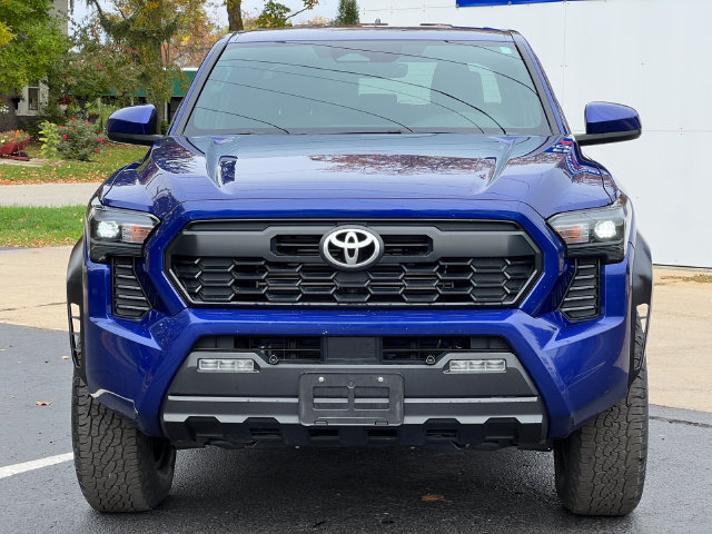 Used 2024 Toyota Tacoma TRD Off-Road AWD/4WD image 38
