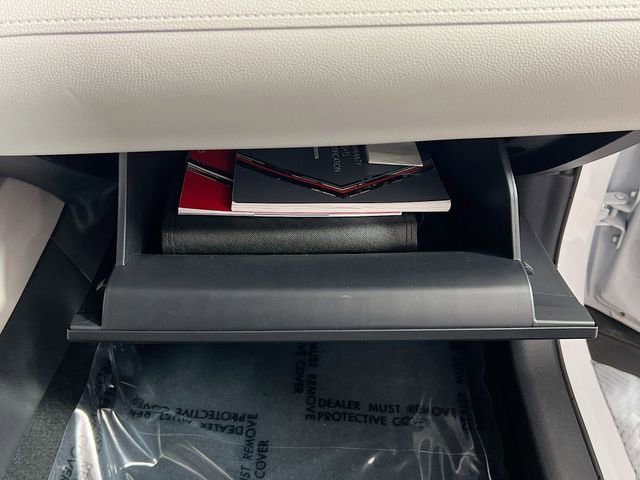 Used 2025 Toyota Corolla Cross L image 30