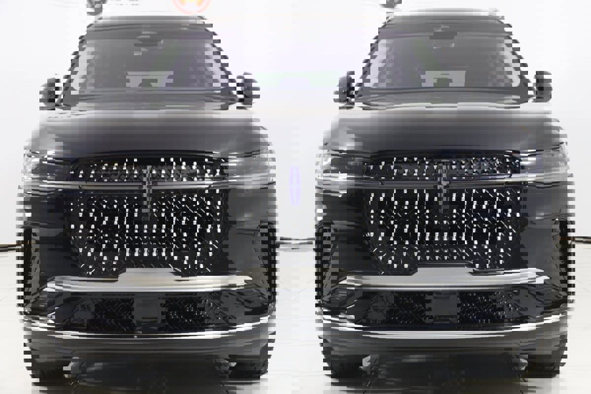 Used 2025 Lincoln Nautilus Reserve AWD/4WD image 66