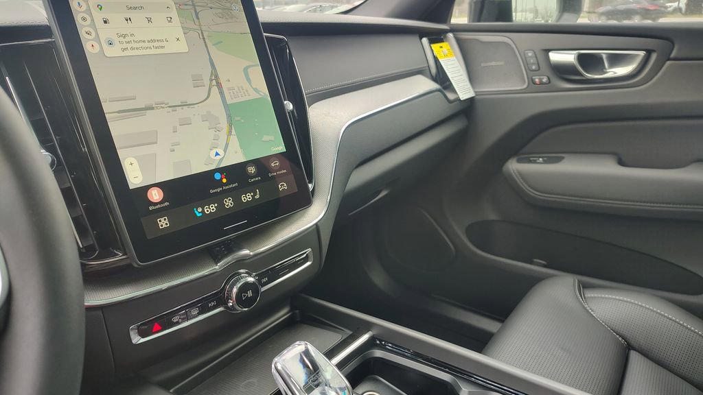 New 2026 Volvo XC60 B5 Ultra w/ Climate Package image 25