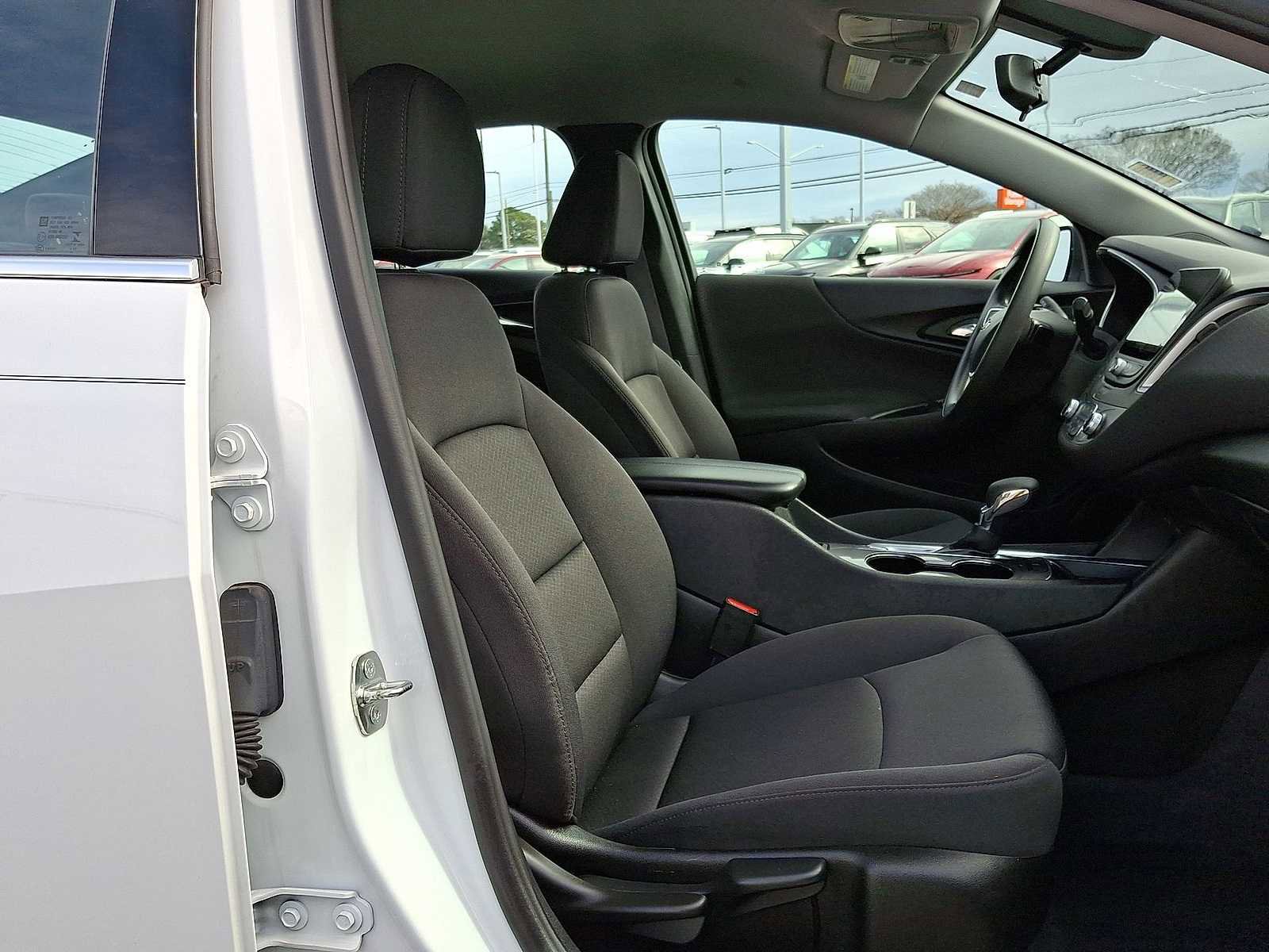 Certified 2022 Chevrolet Malibu LT image 32