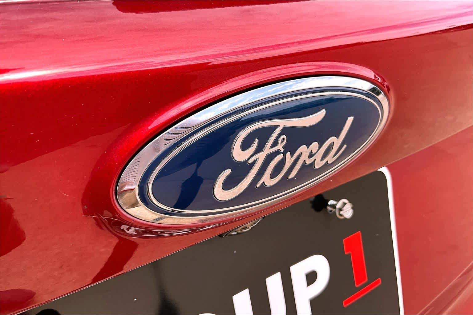 Used 2017 Ford Escape Titanium FWD image 30