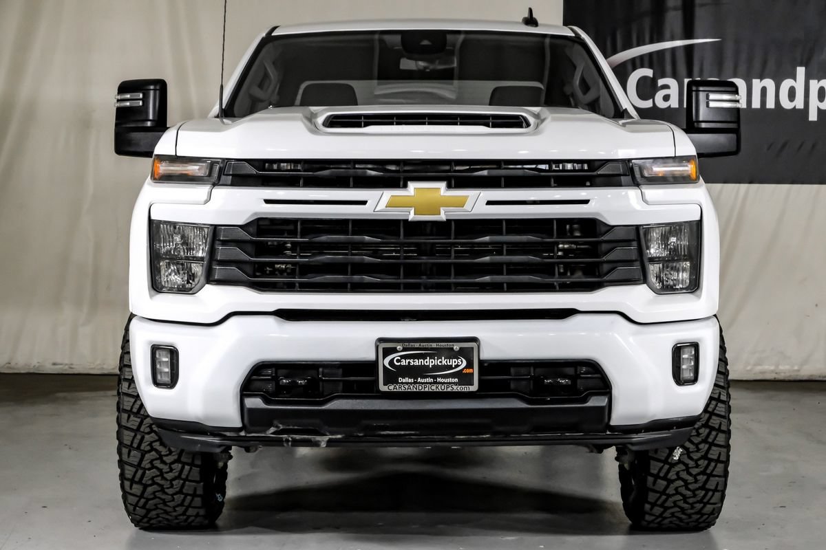 Used 2025 Chevrolet Silverado 2500 LT AWD/4WD image 3