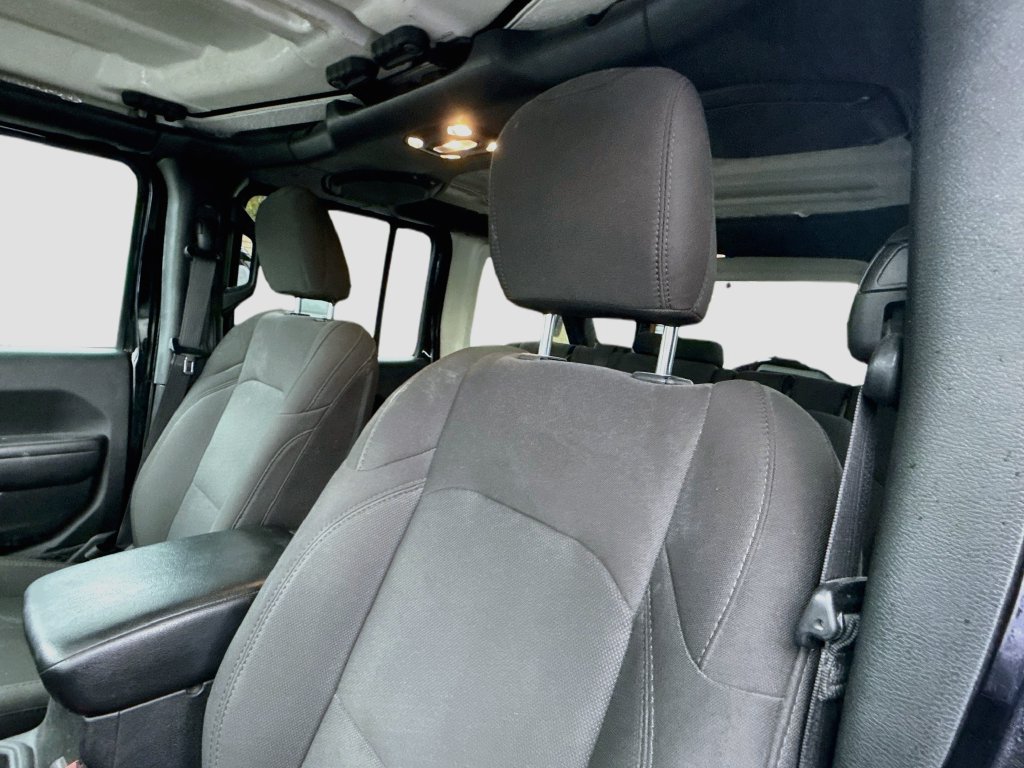 Used 2023 Jeep Wrangler Unlimited w/ Cold Weather Group AWD/4WD image 20