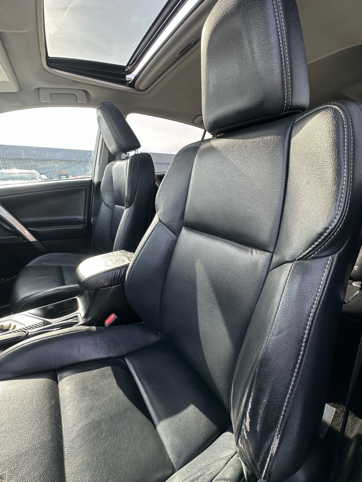 Used 2014 Toyota RAV4 Limited image 18