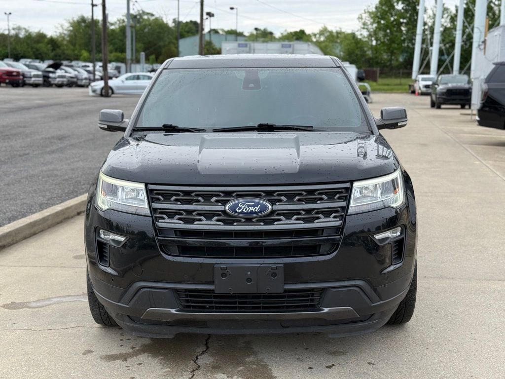 Used 2018 Ford Explorer XLT w/ Equipment Group 202A AWD/4WD image 3