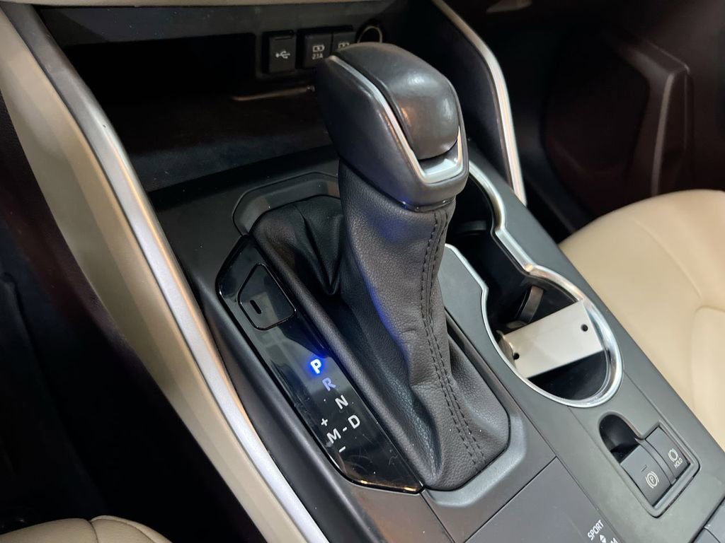 Used 2021 Toyota Highlander XLE image 18