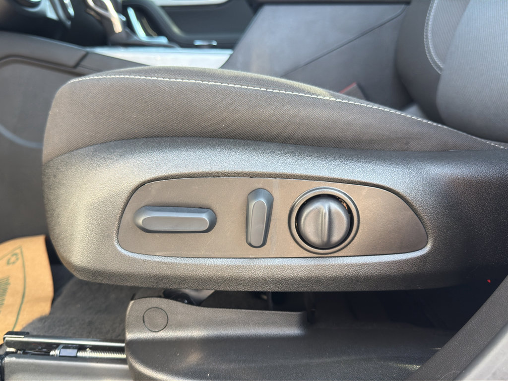 Used 2025 Chevrolet Blazer LT image 15