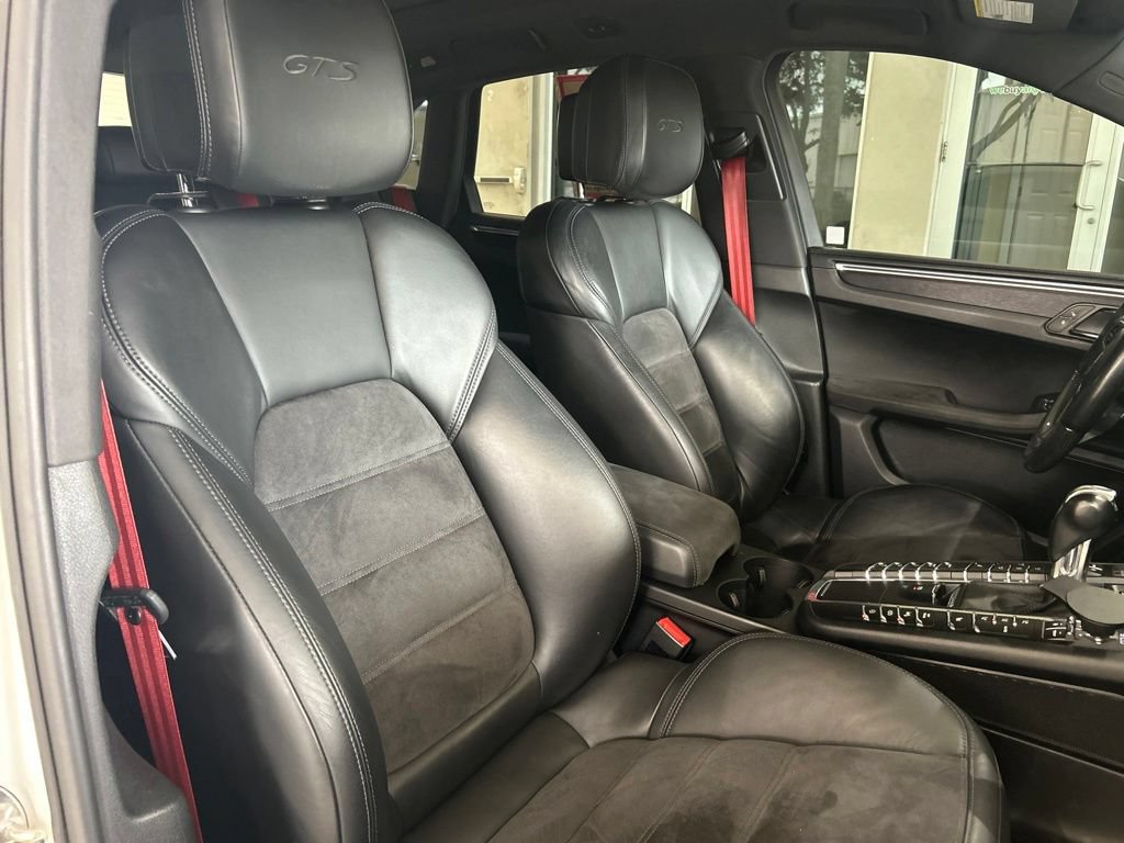 Used 2017 Porsche Macan GTS AWD/4WD image 24