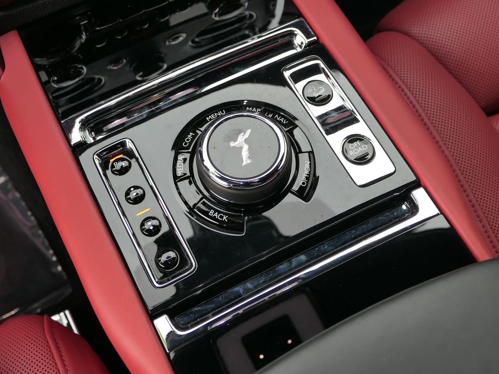 Used 2022 Rolls-Royce Cullinan image 23