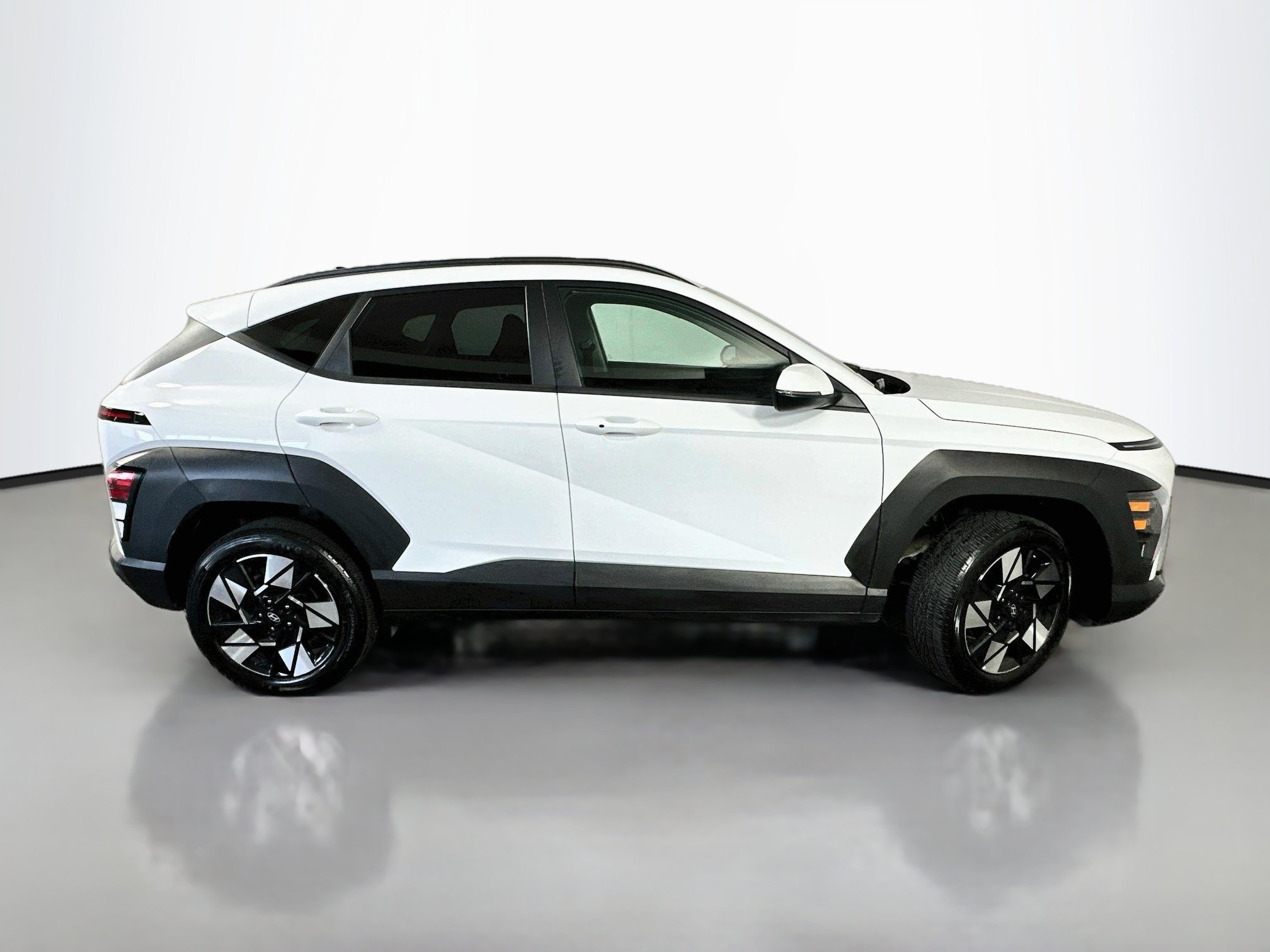 Certified 2025 Hyundai Kona SEL AWD/4WD image 8