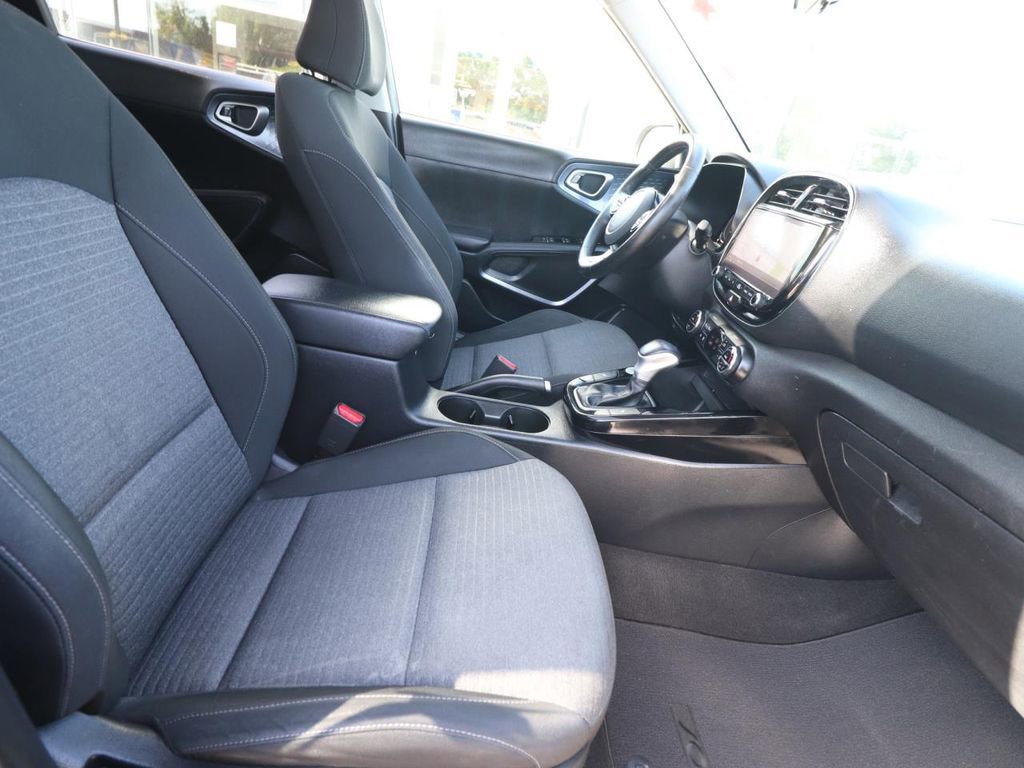 Used 2023 Kia Soul EX FWD image 12