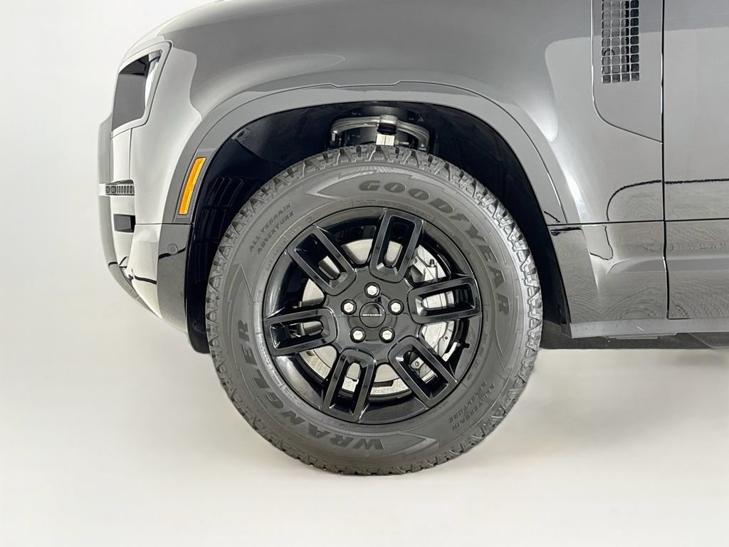 Used 2026 Land Rover Defender 110 X-Dynamic SE AWD/4WD image 27