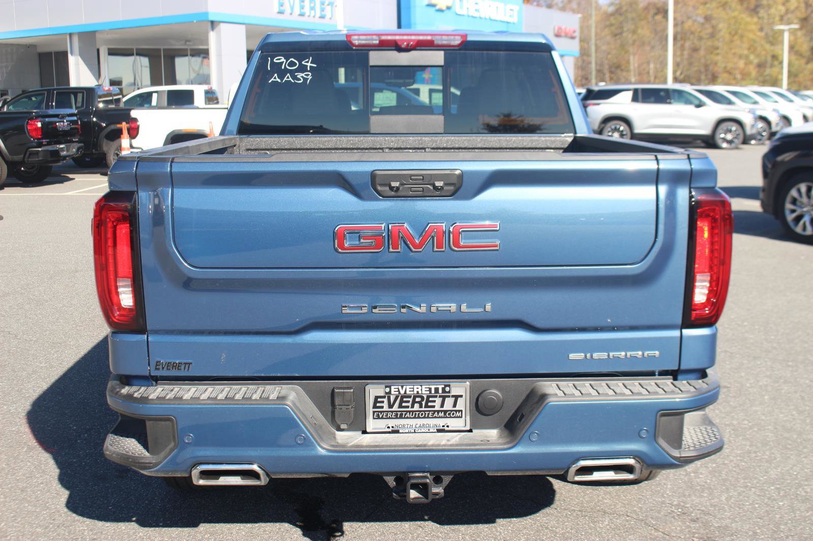 New 2026 GMC Sierra 1500 Denali w/ Denali Reserve Package image 6