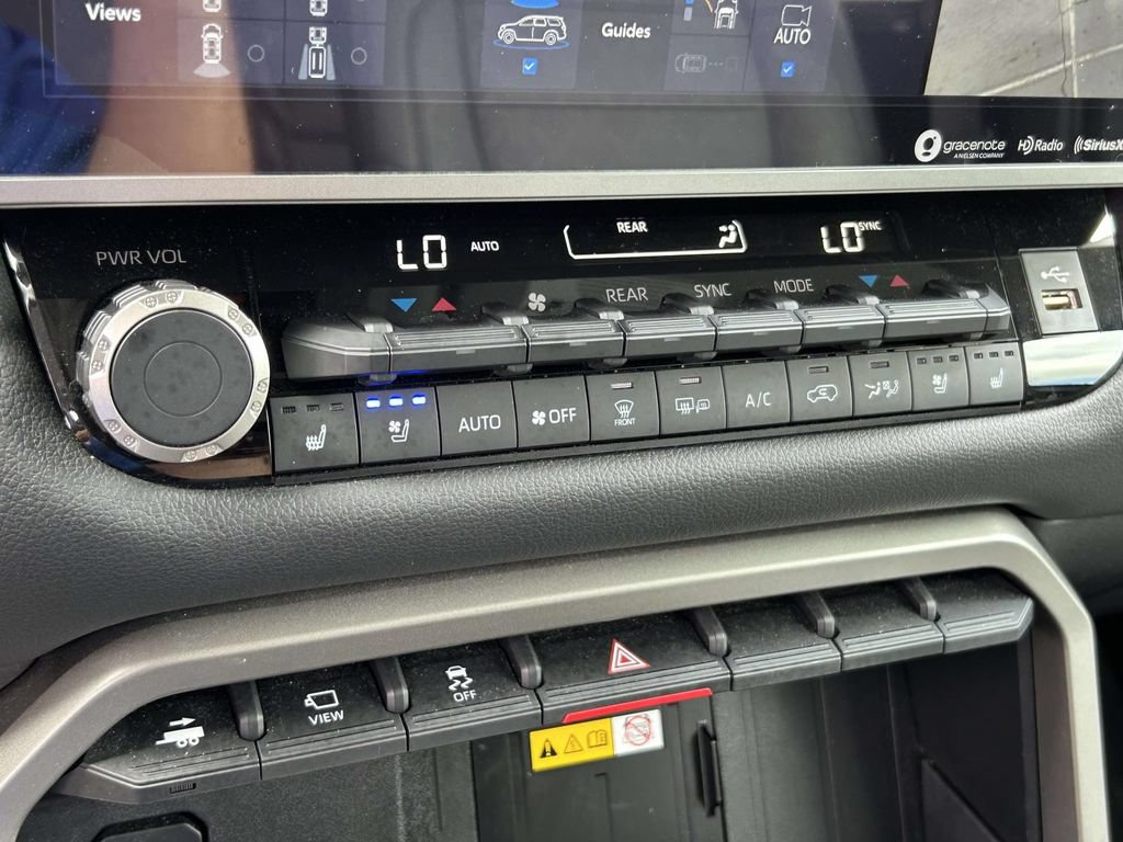 Used 2024 Toyota Sequoia Limited w/ Tow Technology Package AWD/4WD image 30