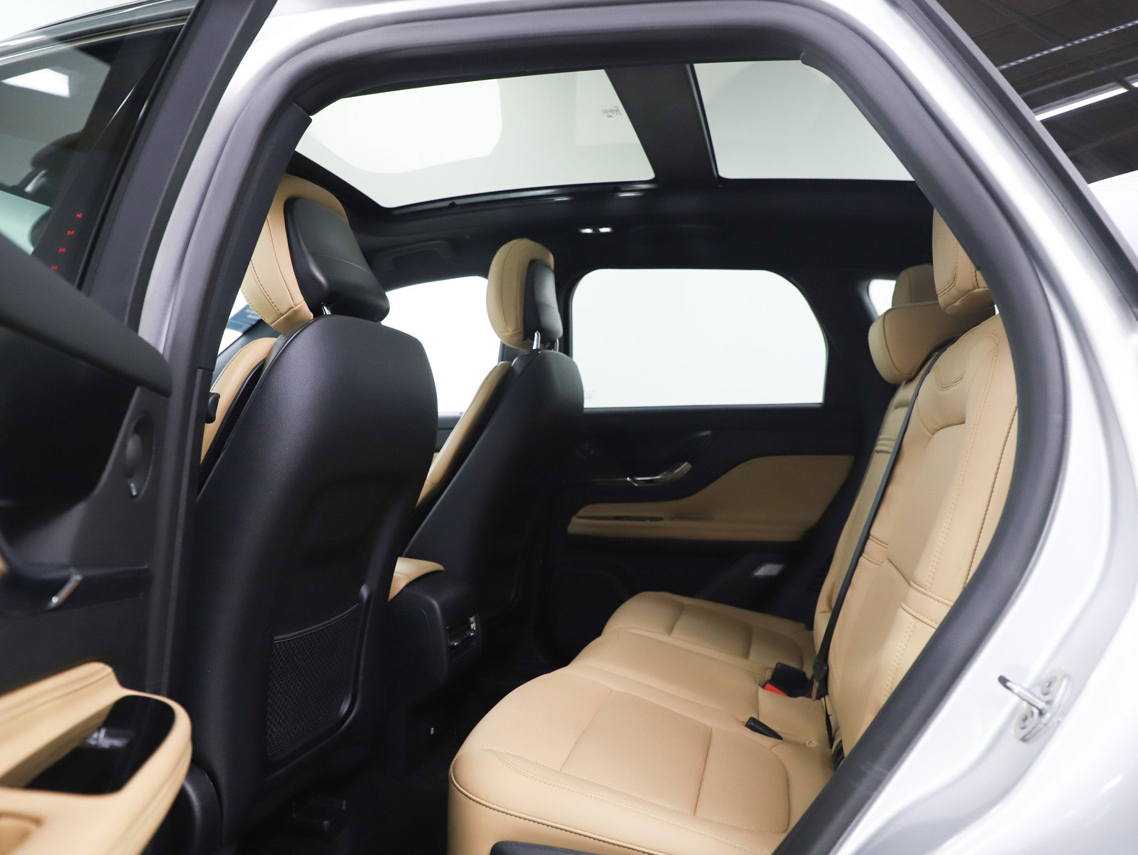 Used 2020 Lincoln Corsair Reserve image 18