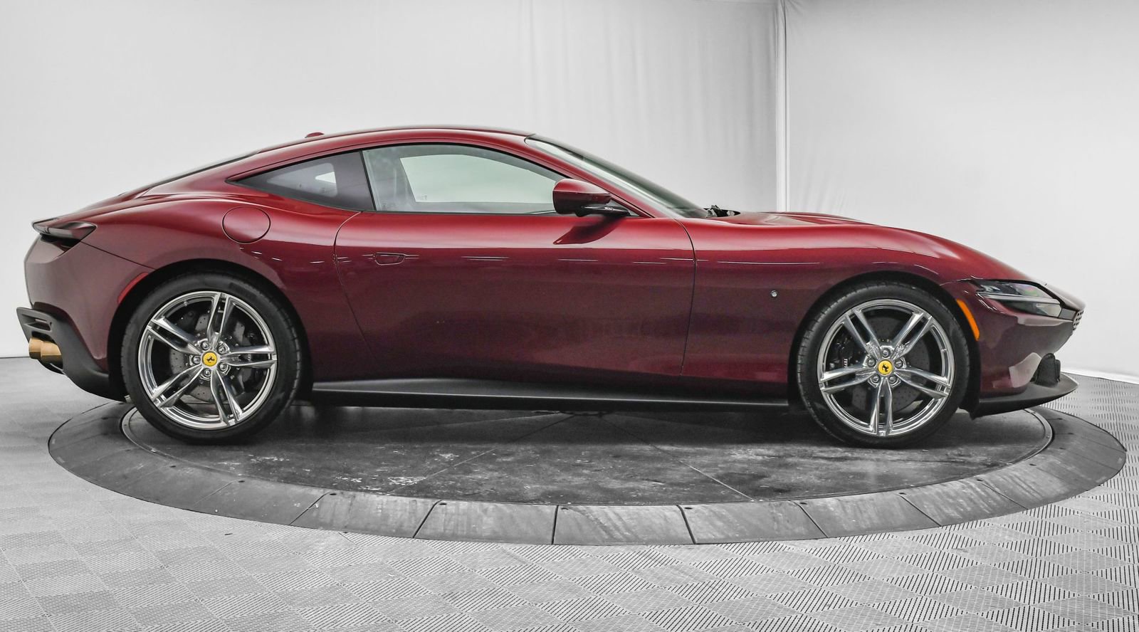 Used 2023 Ferrari Roma image 10