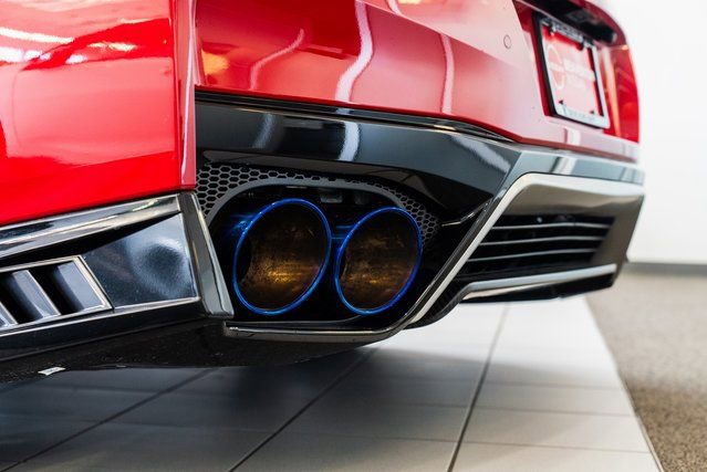 Used 2020 Nissan GT-R Premium w/ Premium Interior Package image 23