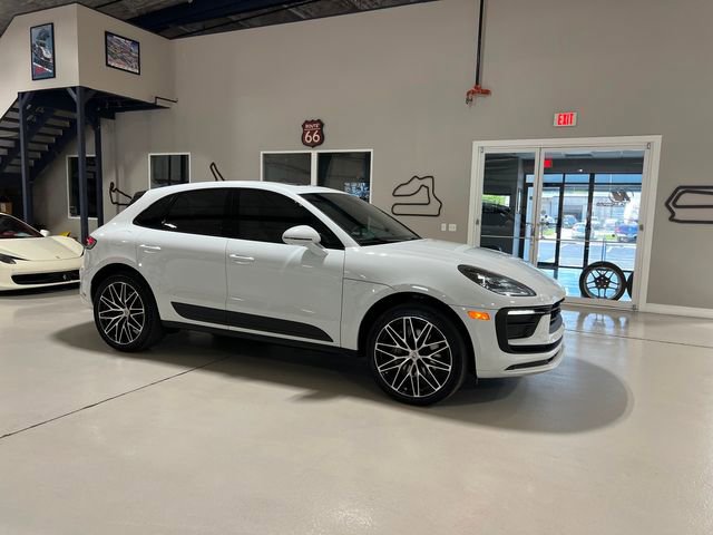 Used 2023 Porsche Macan Base image 59