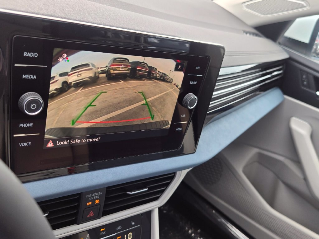New 2027 Volkswagen Jetta SE FWD image 10